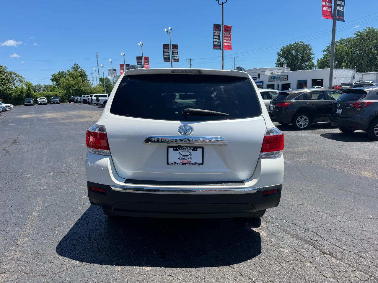 Toyota Highlander Base 2WD V6 2013