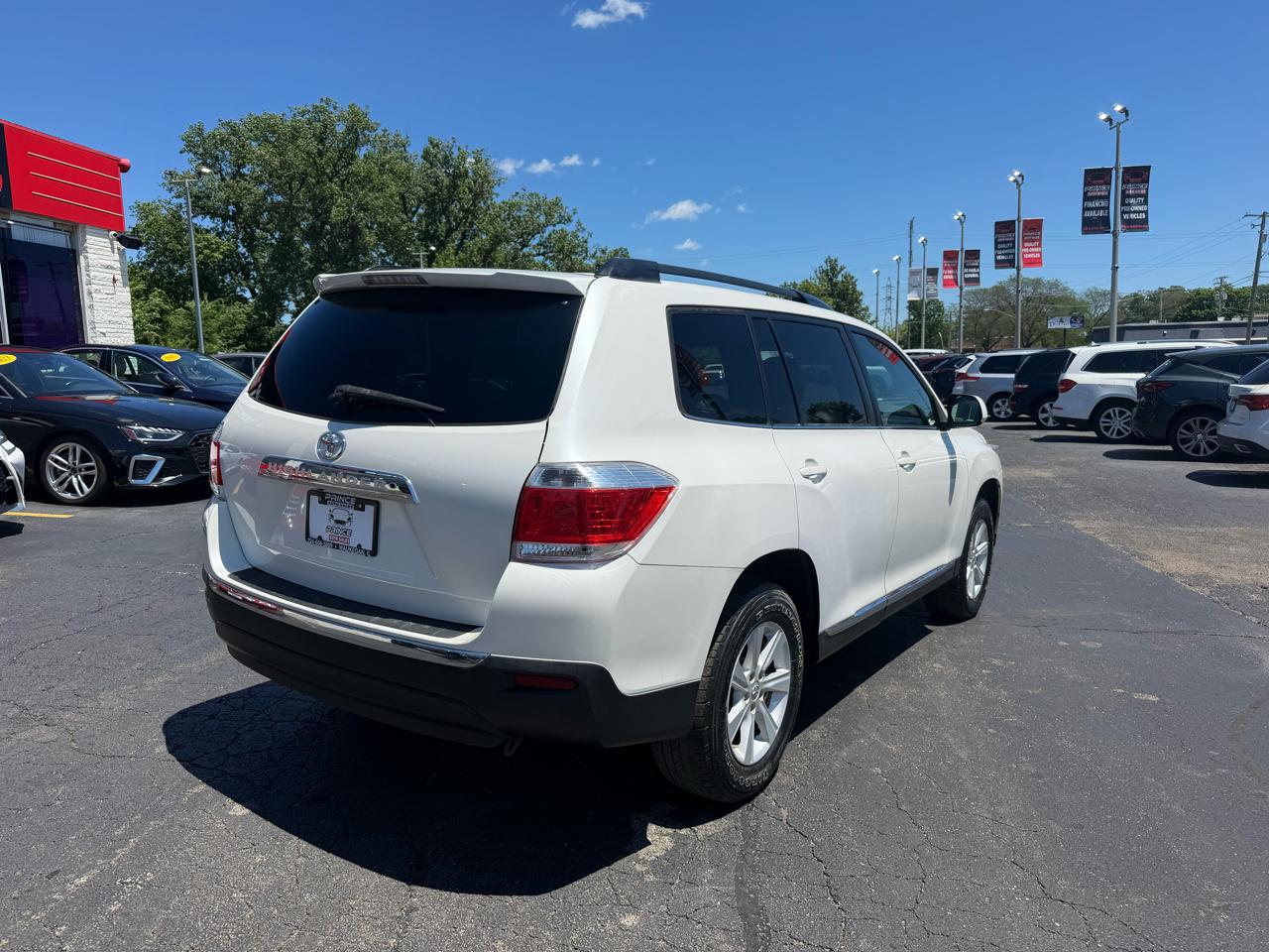 Toyota Highlander Base 2WD V6 2013