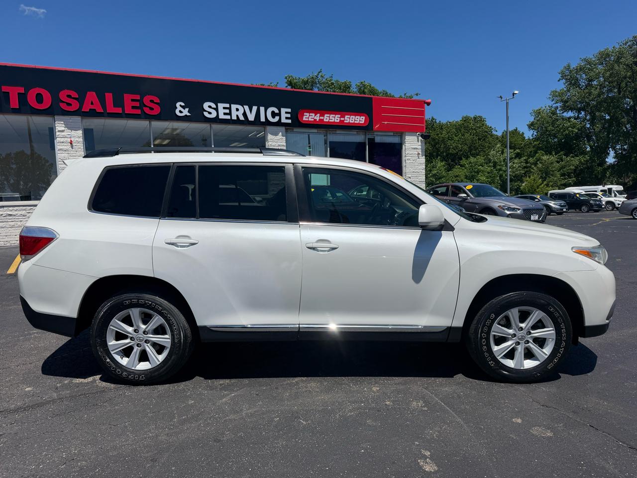 Toyota Highlander Base 2WD V6 2013