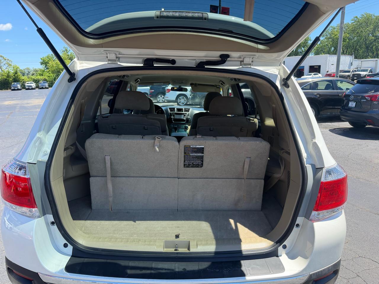 Toyota Highlander Base 2WD V6 2013