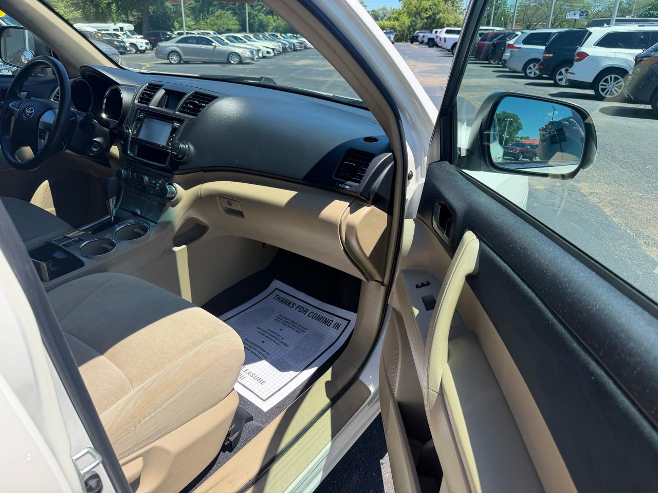 Toyota Highlander Base 2WD V6 2013