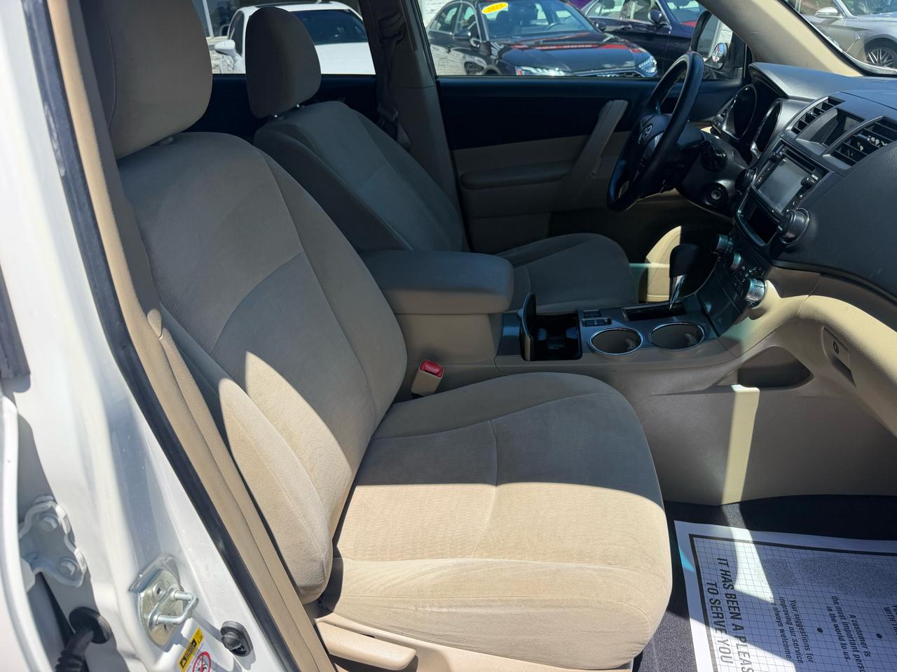Toyota Highlander Base 2WD V6 2013
