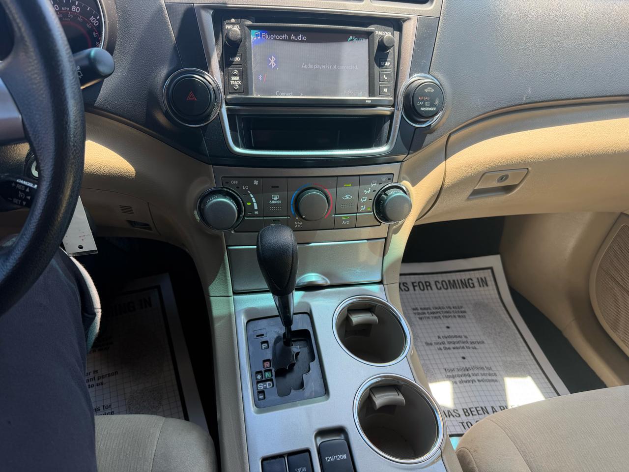 Toyota Highlander Base 2WD V6 2013