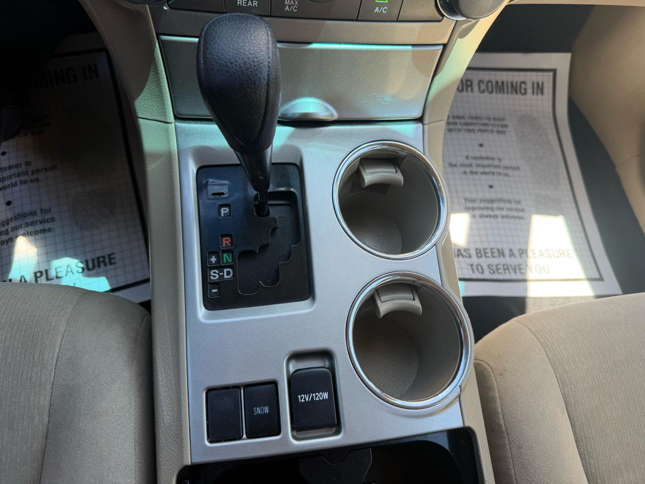 Toyota Highlander Base 2WD V6 2013