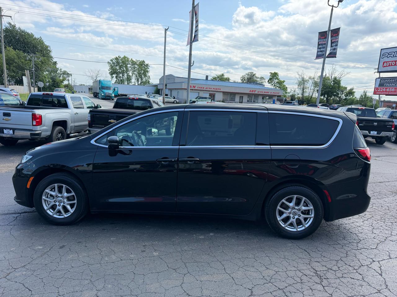 Chrysler Pacifica Select 2025
