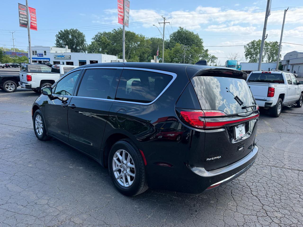 Chrysler Pacifica Select 2025