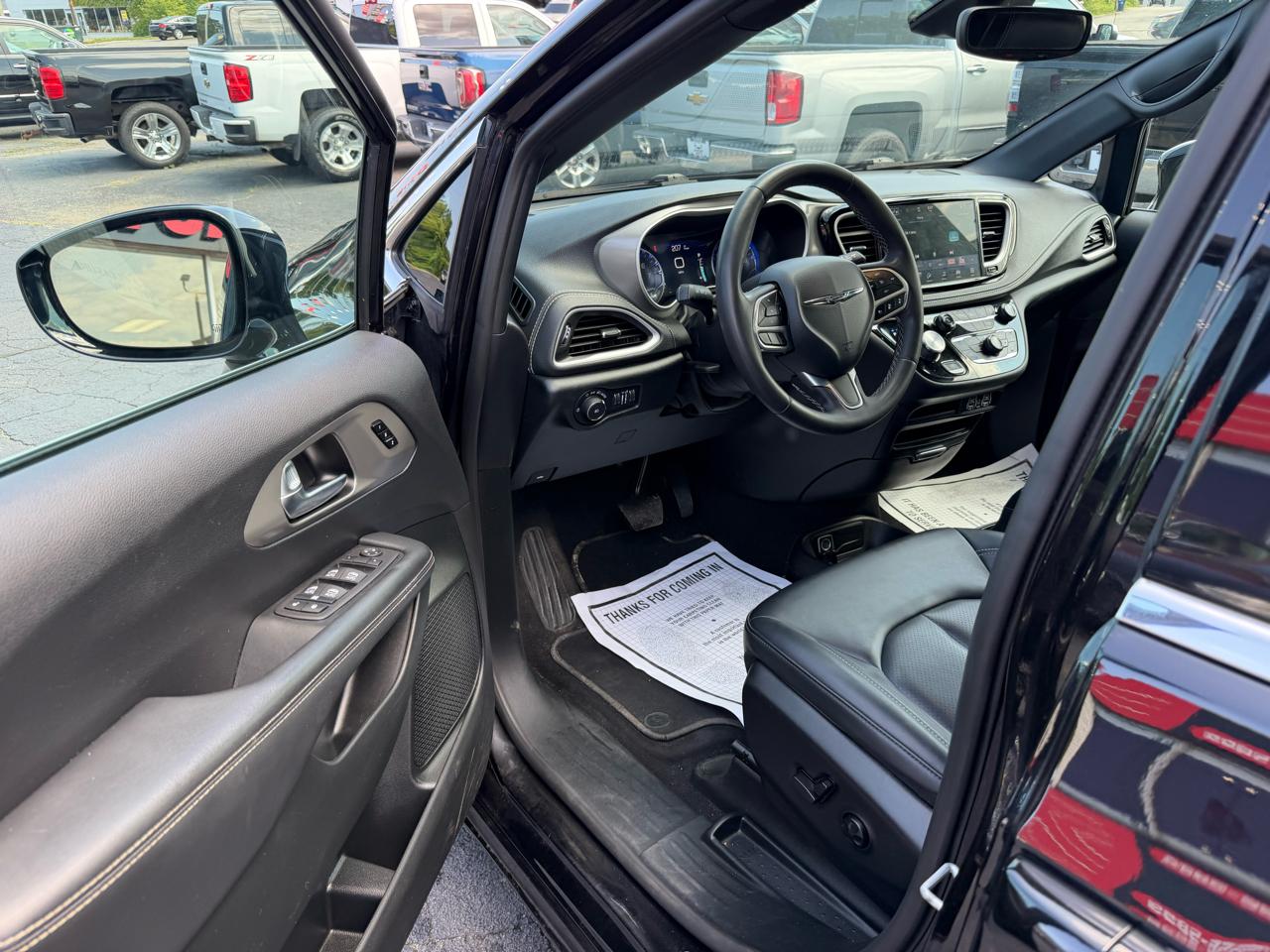 Chrysler Pacifica Select 2025
