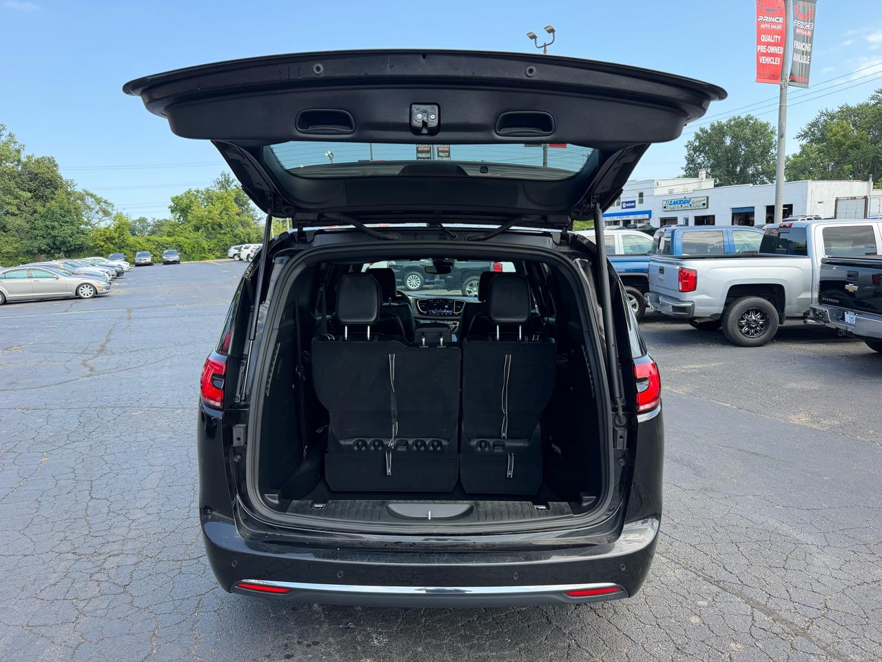 Chrysler Pacifica Select 2025