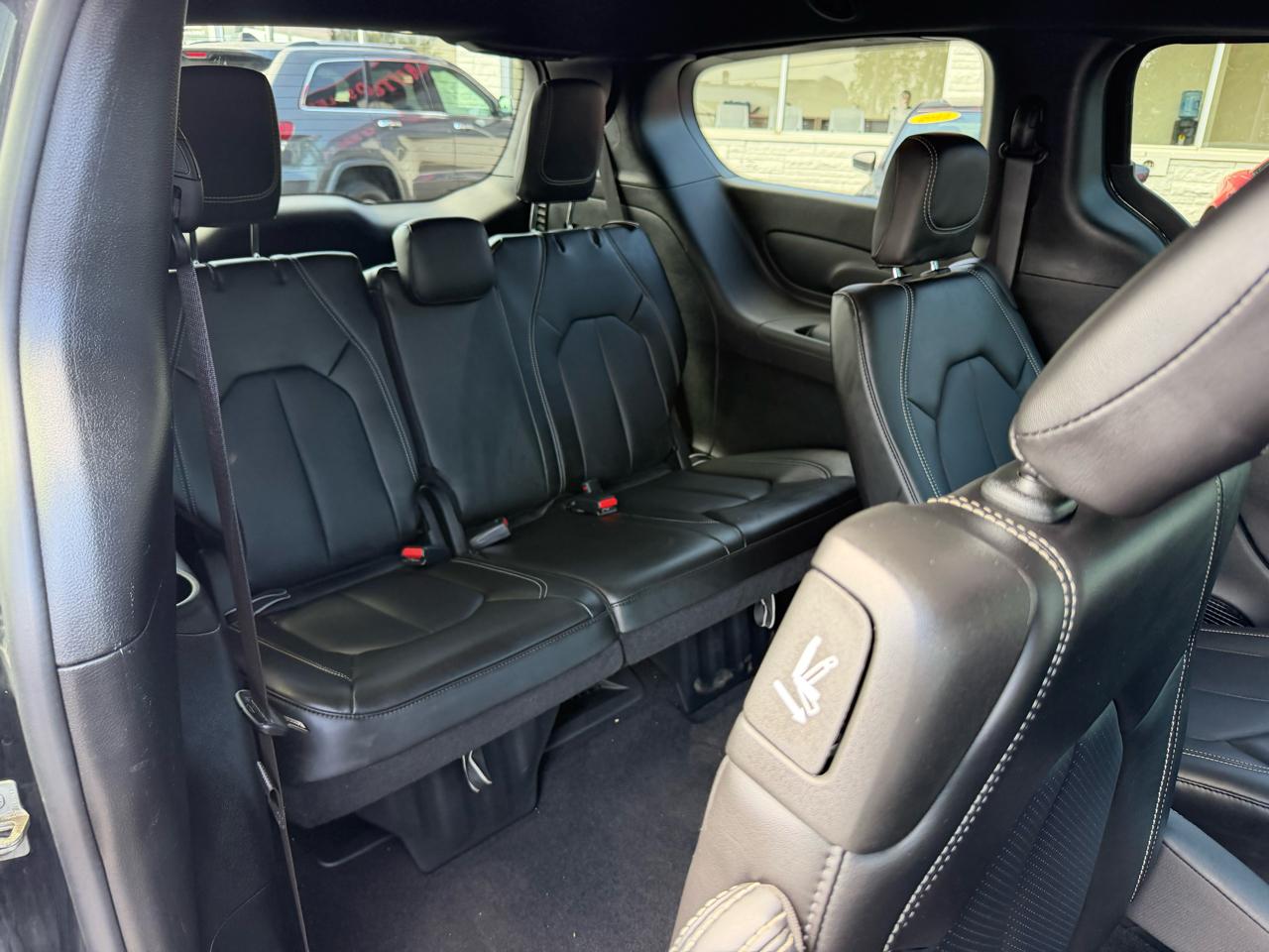 Chrysler Pacifica Select 2025