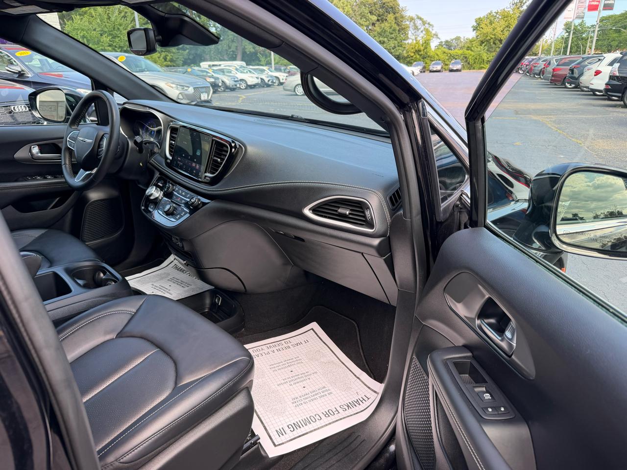 Chrysler Pacifica Select 2025