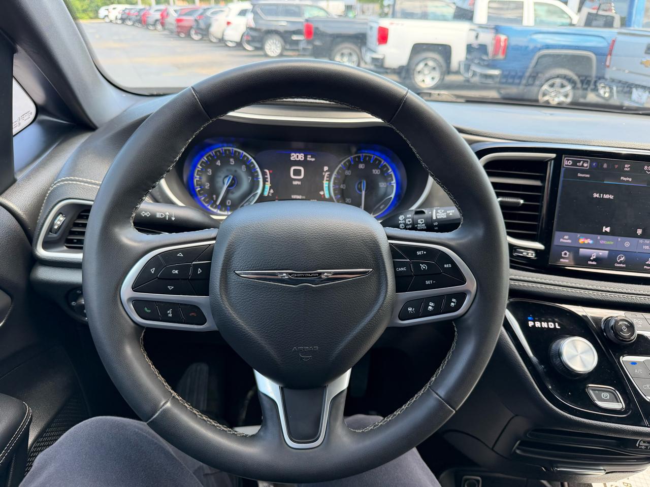 Chrysler Pacifica Select 2025