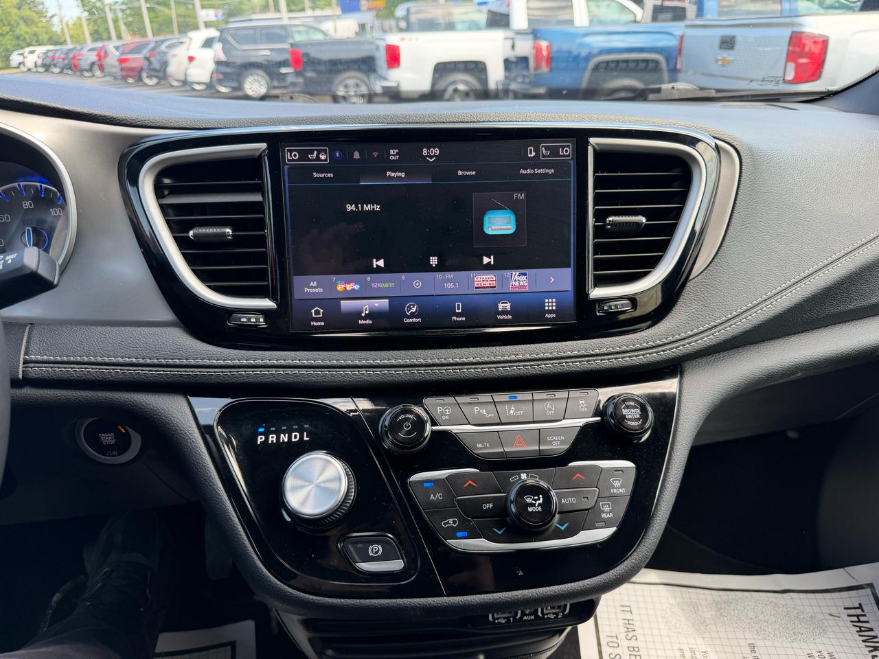 Chrysler Pacifica Select 2025