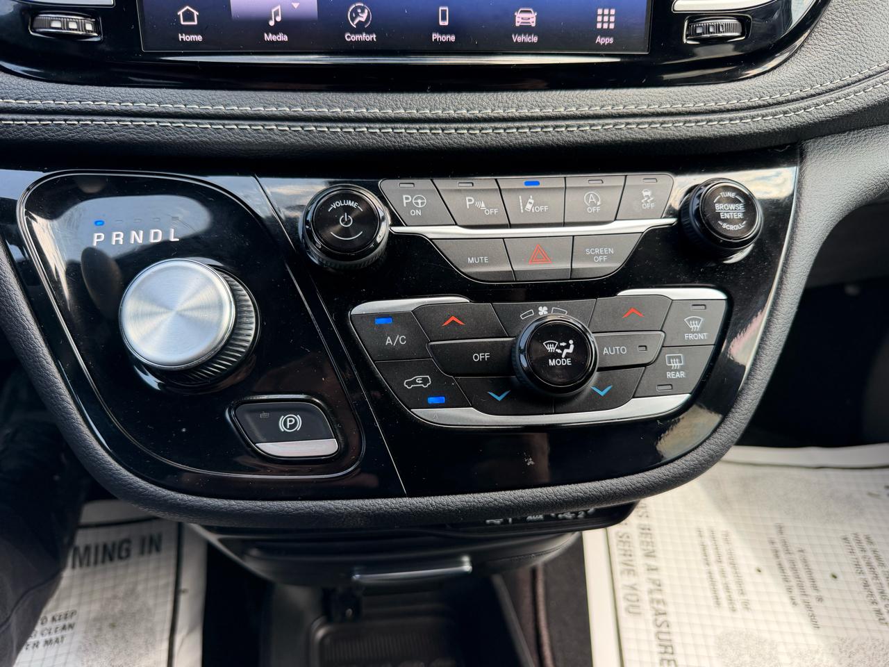 Chrysler Pacifica Select 2025