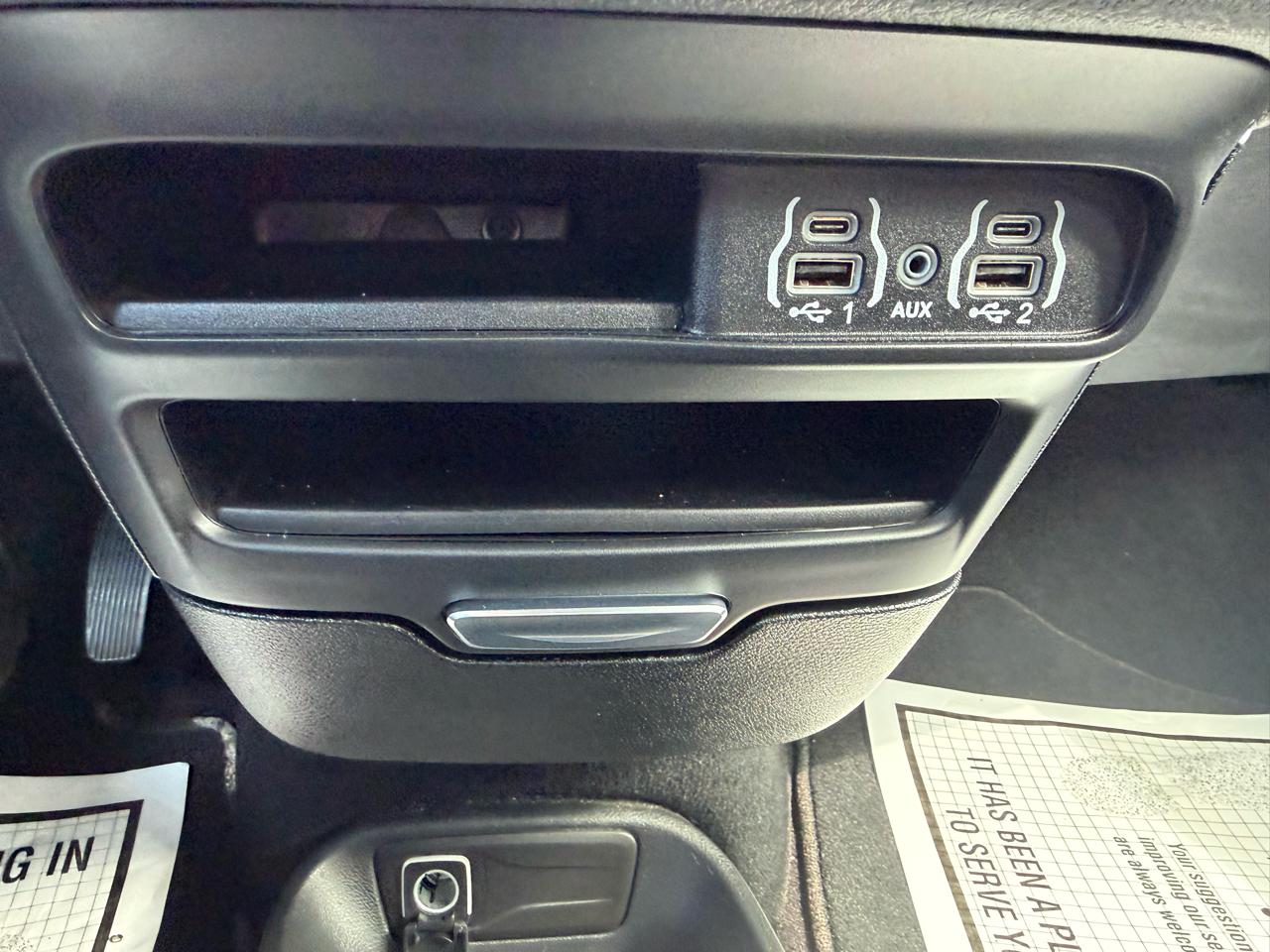 Chrysler Pacifica Select 2025