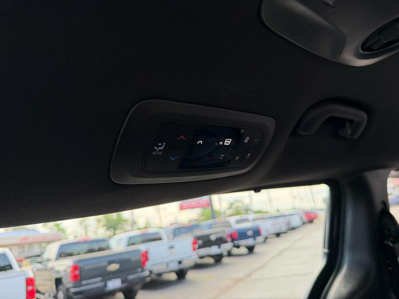 Chrysler Pacifica Select 2025