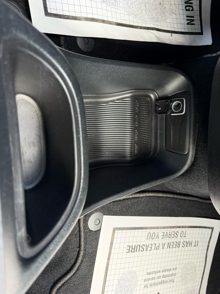 Chrysler Pacifica Select 2025