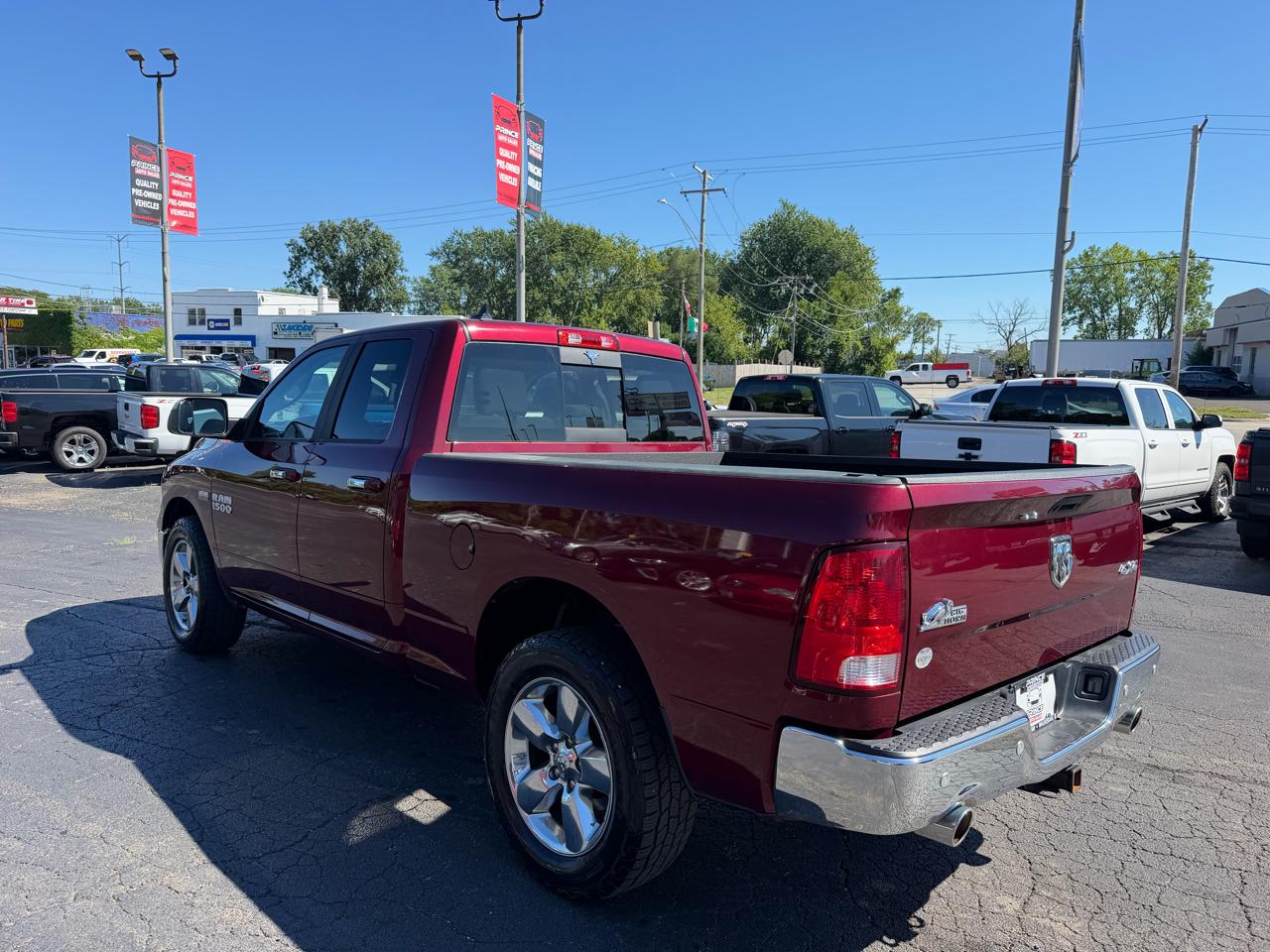 RAM 1500 SLT Quad Cab 4WD 2017