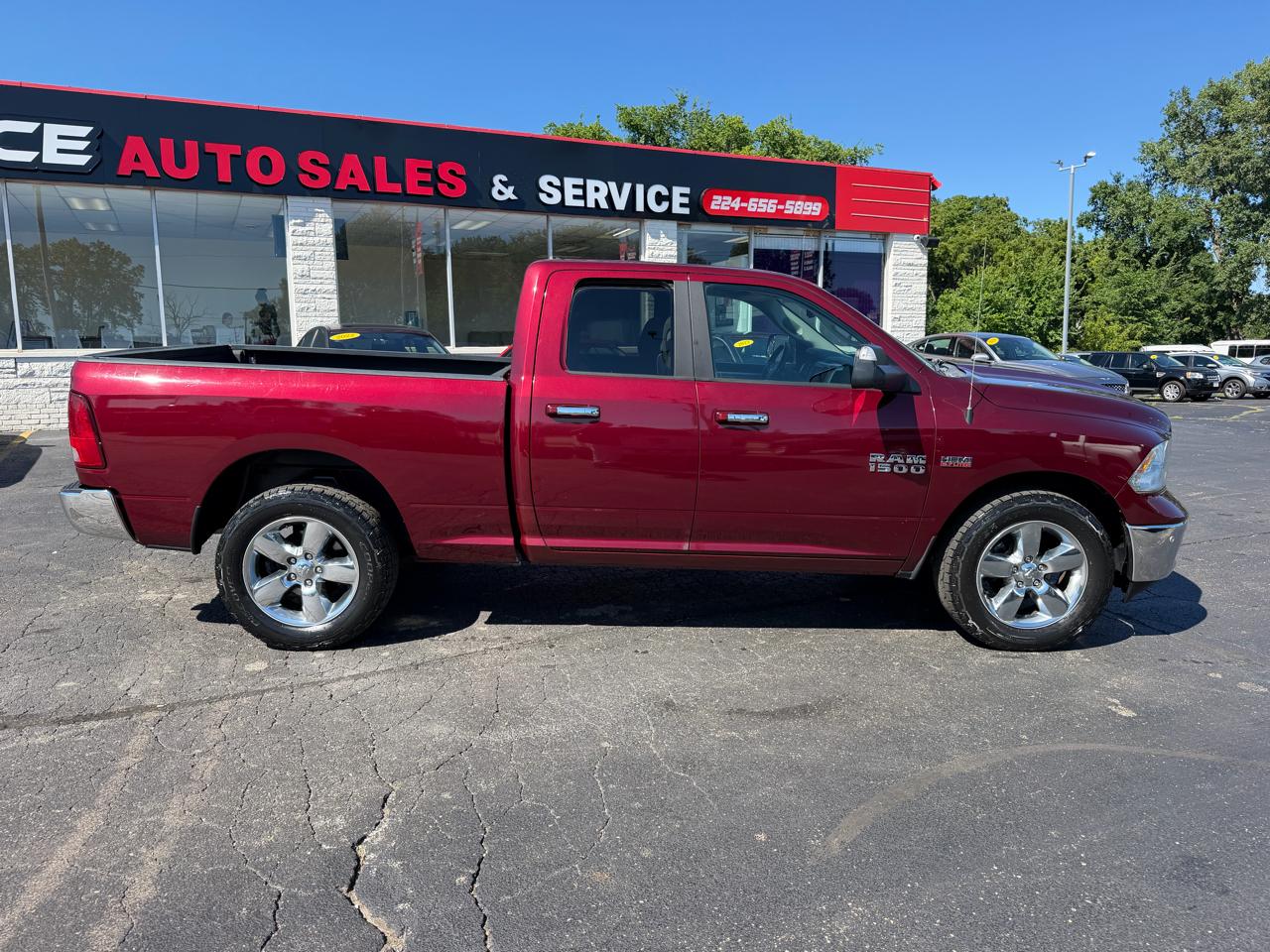 RAM 1500 SLT Quad Cab 4WD 2017