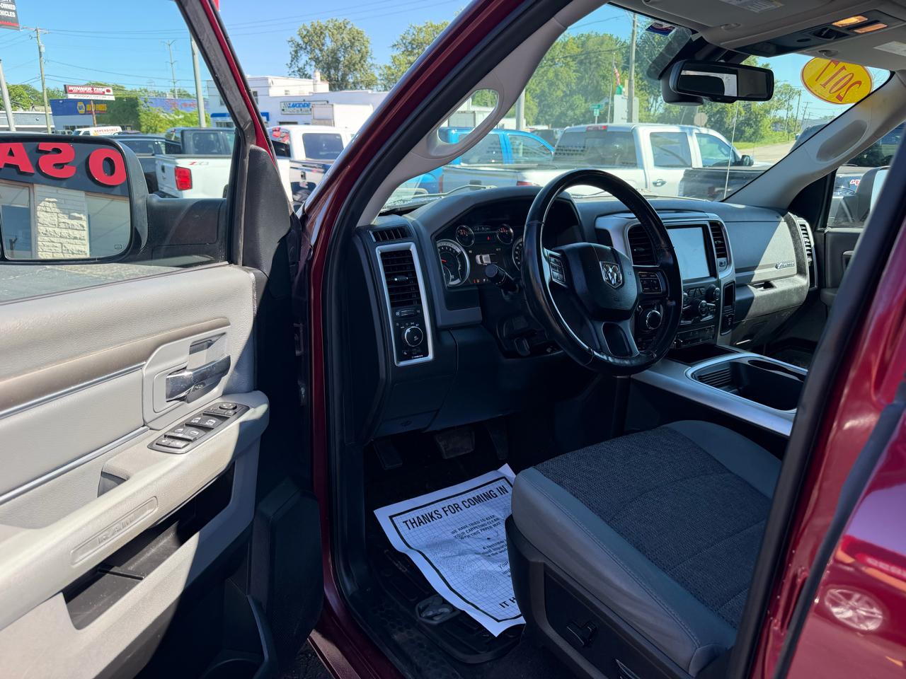 RAM 1500 SLT Quad Cab 4WD 2017