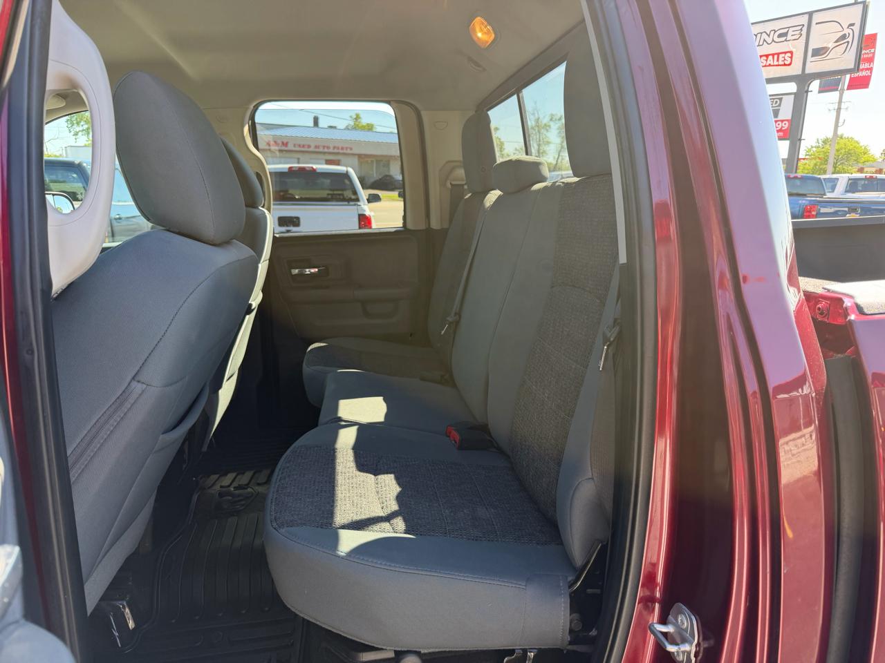 RAM 1500 SLT Quad Cab 4WD 2017