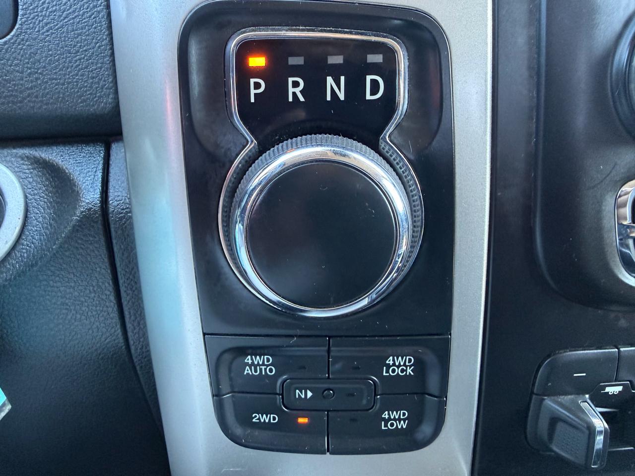 RAM 1500 SLT Quad Cab 4WD 2017