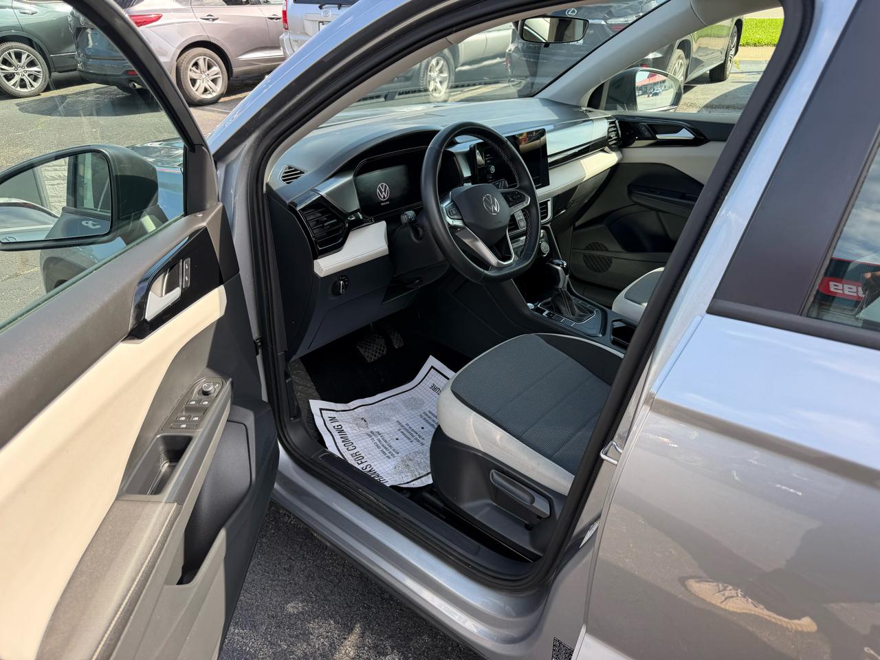 Volkswagen Taos S 2025