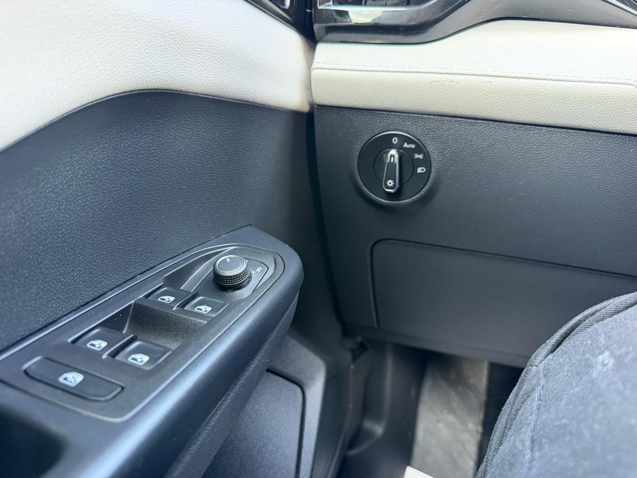 Volkswagen Taos S 2025