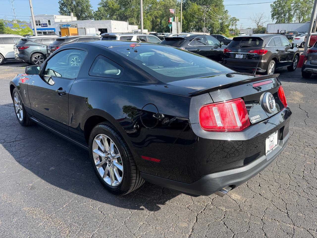Ford Mustang V6 Coupe 2011
