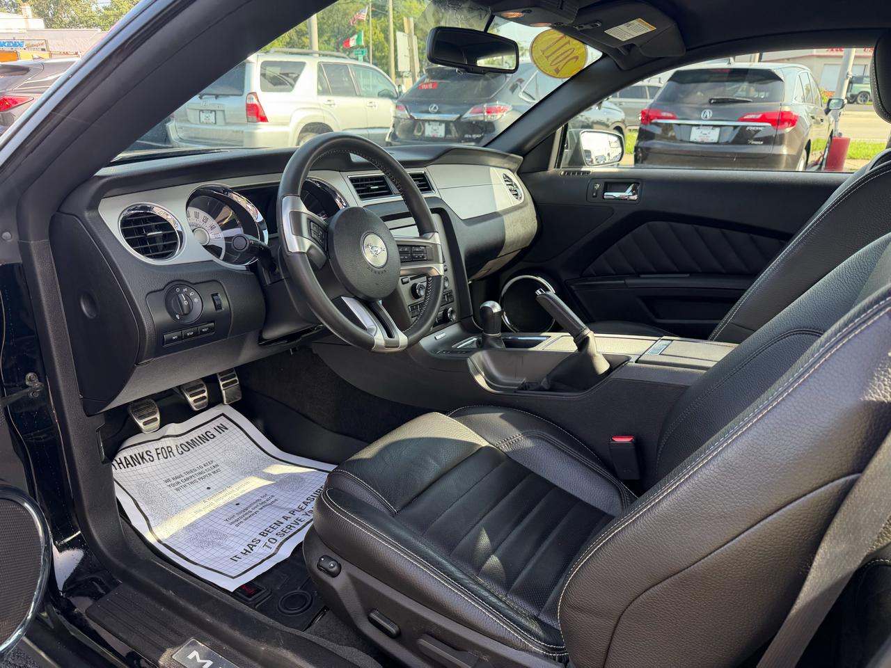 Ford Mustang V6 Coupe 2011