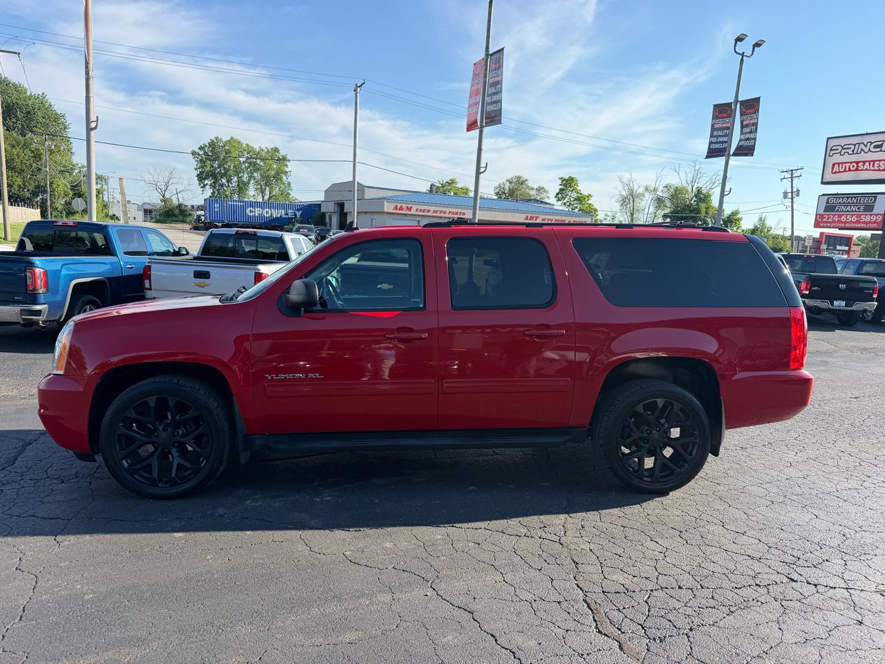 GMC Yukon XL SLE-1 1/2 Ton 4WD 2013