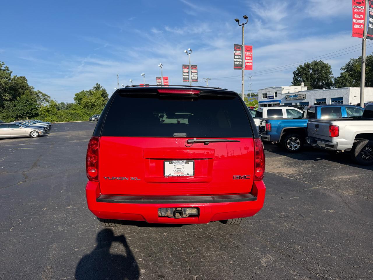 GMC Yukon XL SLE-1 1/2 Ton 4WD 2013