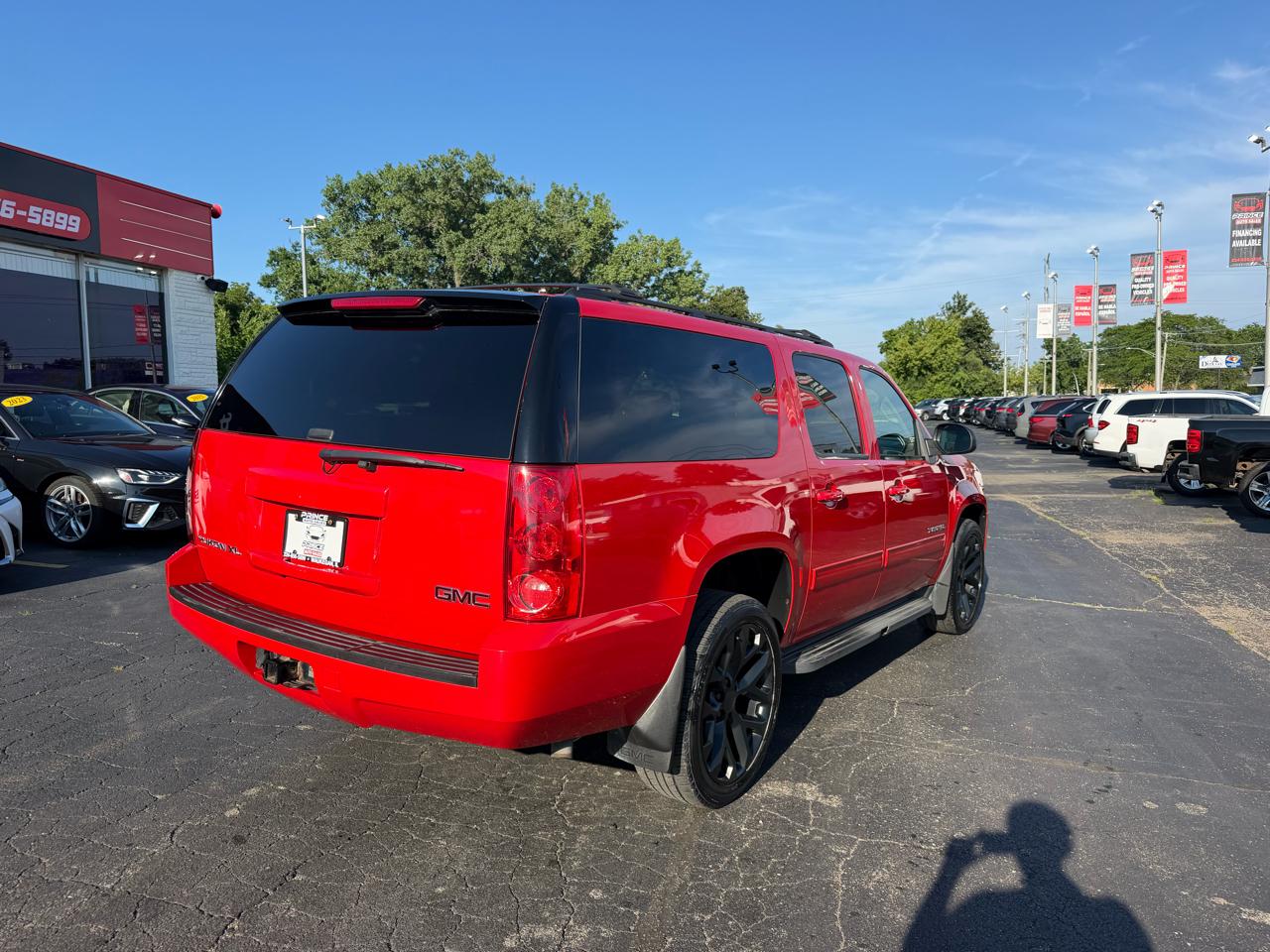 GMC Yukon XL SLE-1 1/2 Ton 4WD 2013