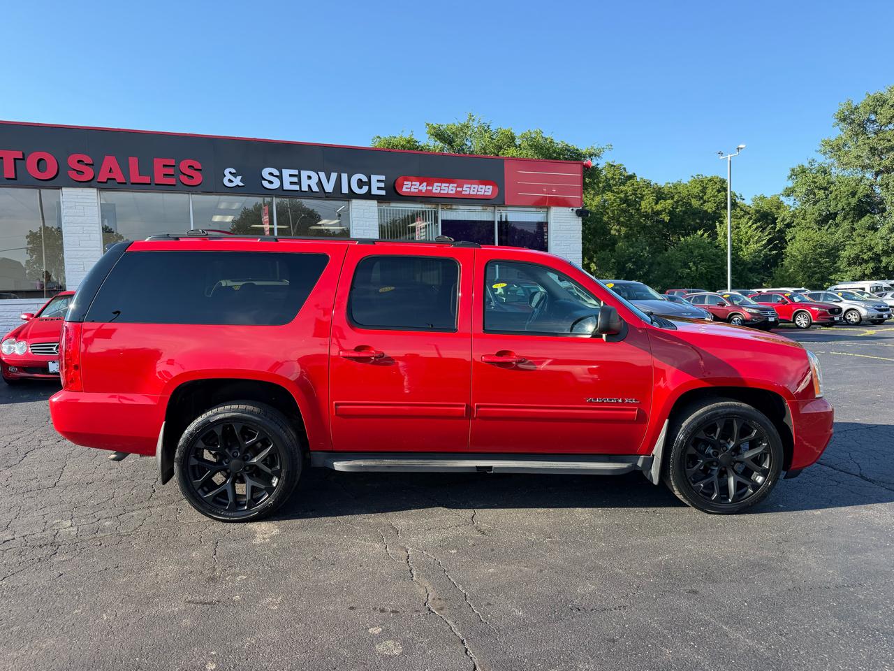 GMC Yukon XL SLE-1 1/2 Ton 4WD 2013