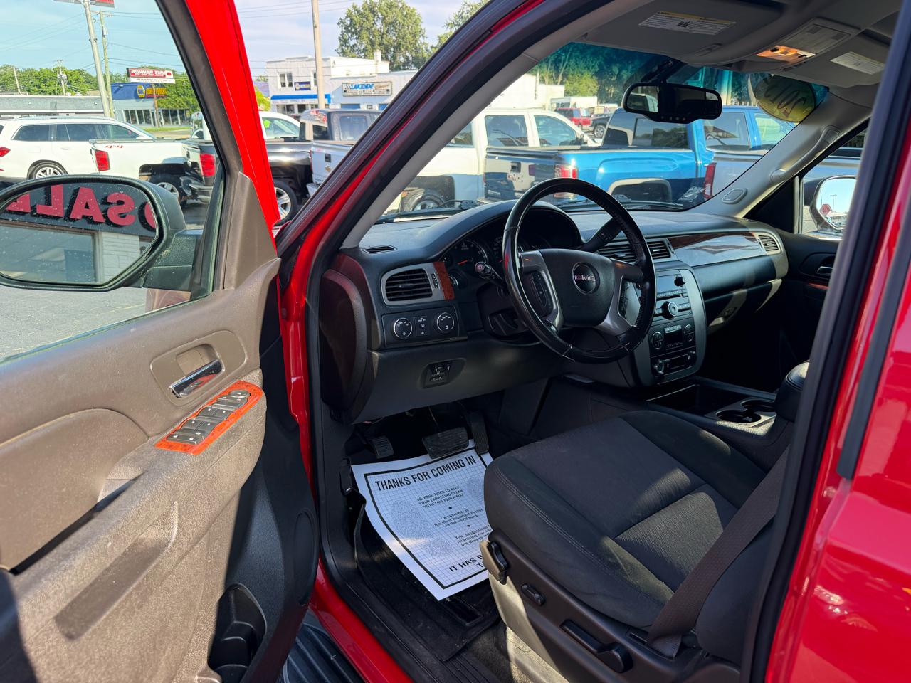GMC Yukon XL SLE-1 1/2 Ton 4WD 2013