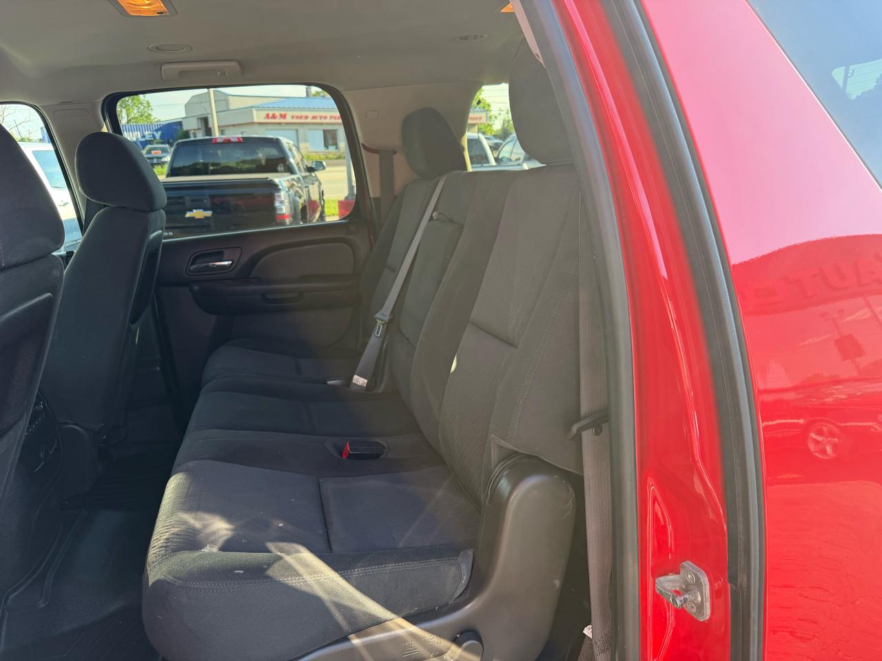 GMC Yukon XL SLE-1 1/2 Ton 4WD 2013