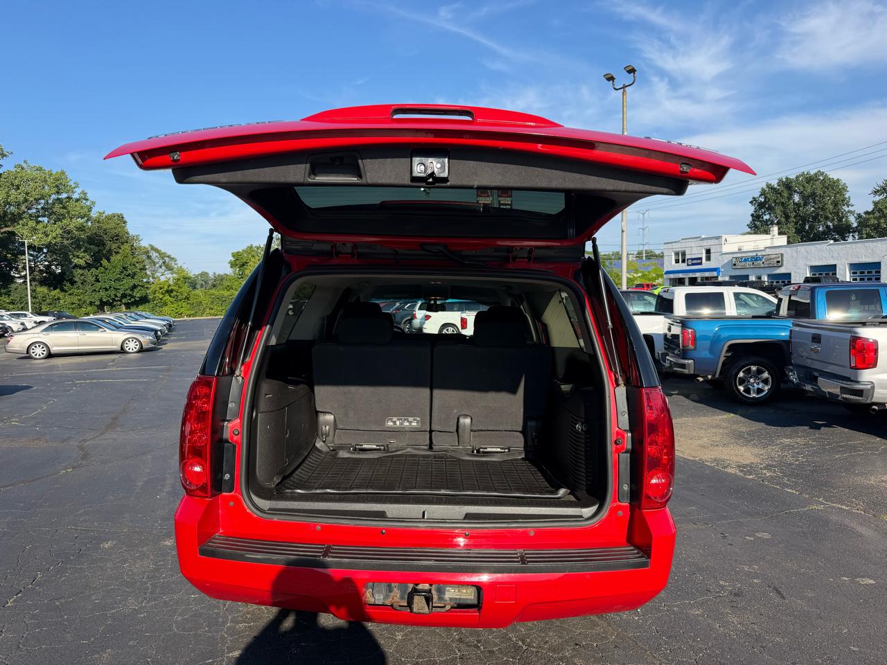 GMC Yukon XL SLE-1 1/2 Ton 4WD 2013