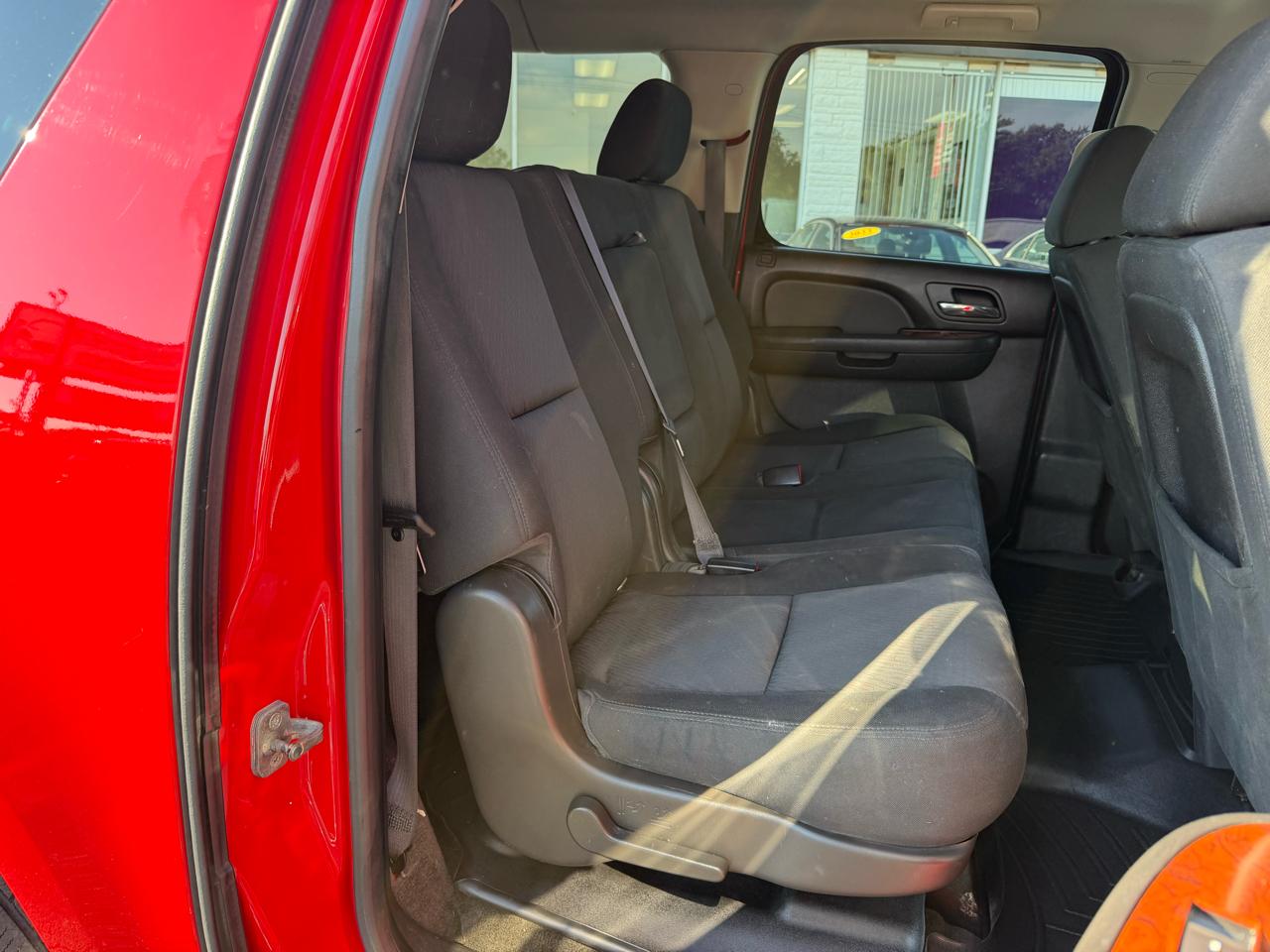GMC Yukon XL SLE-1 1/2 Ton 4WD 2013