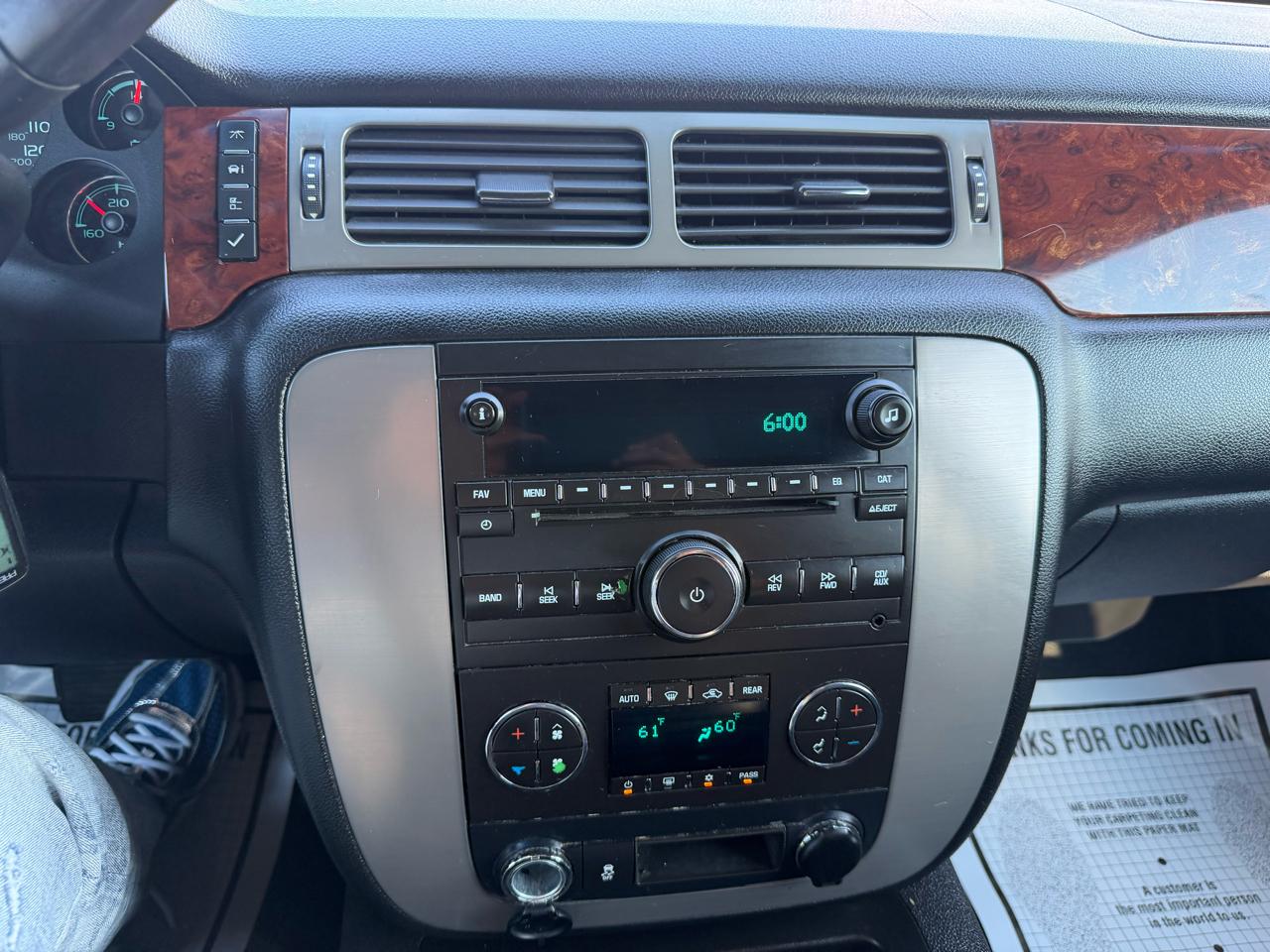 GMC Yukon XL SLE-1 1/2 Ton 4WD 2013