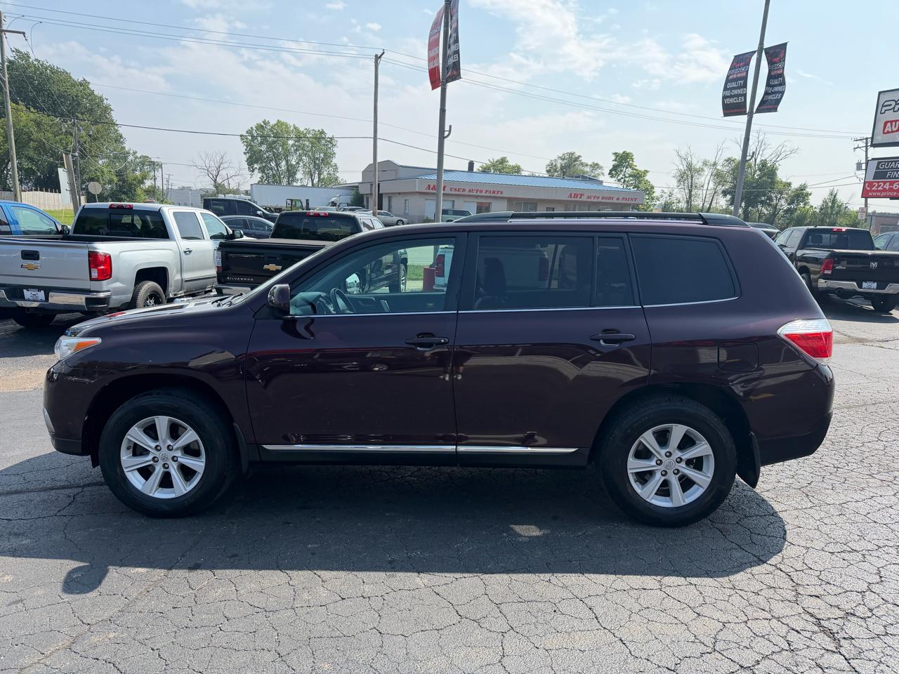 Toyota Highlander Base 4WD 2013