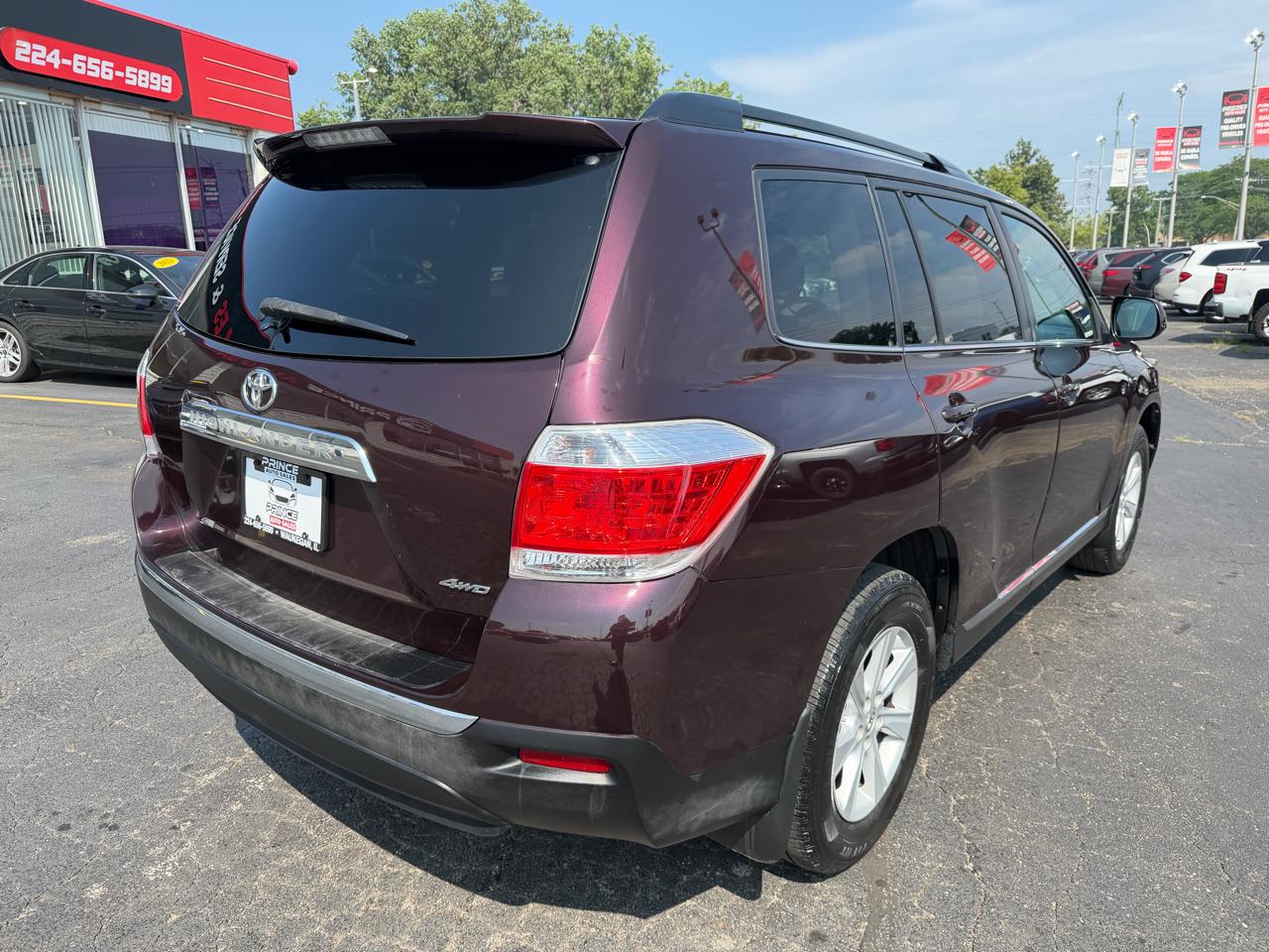 Toyota Highlander Base 4WD 2013