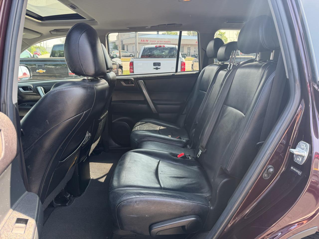 Toyota Highlander Base 4WD 2013