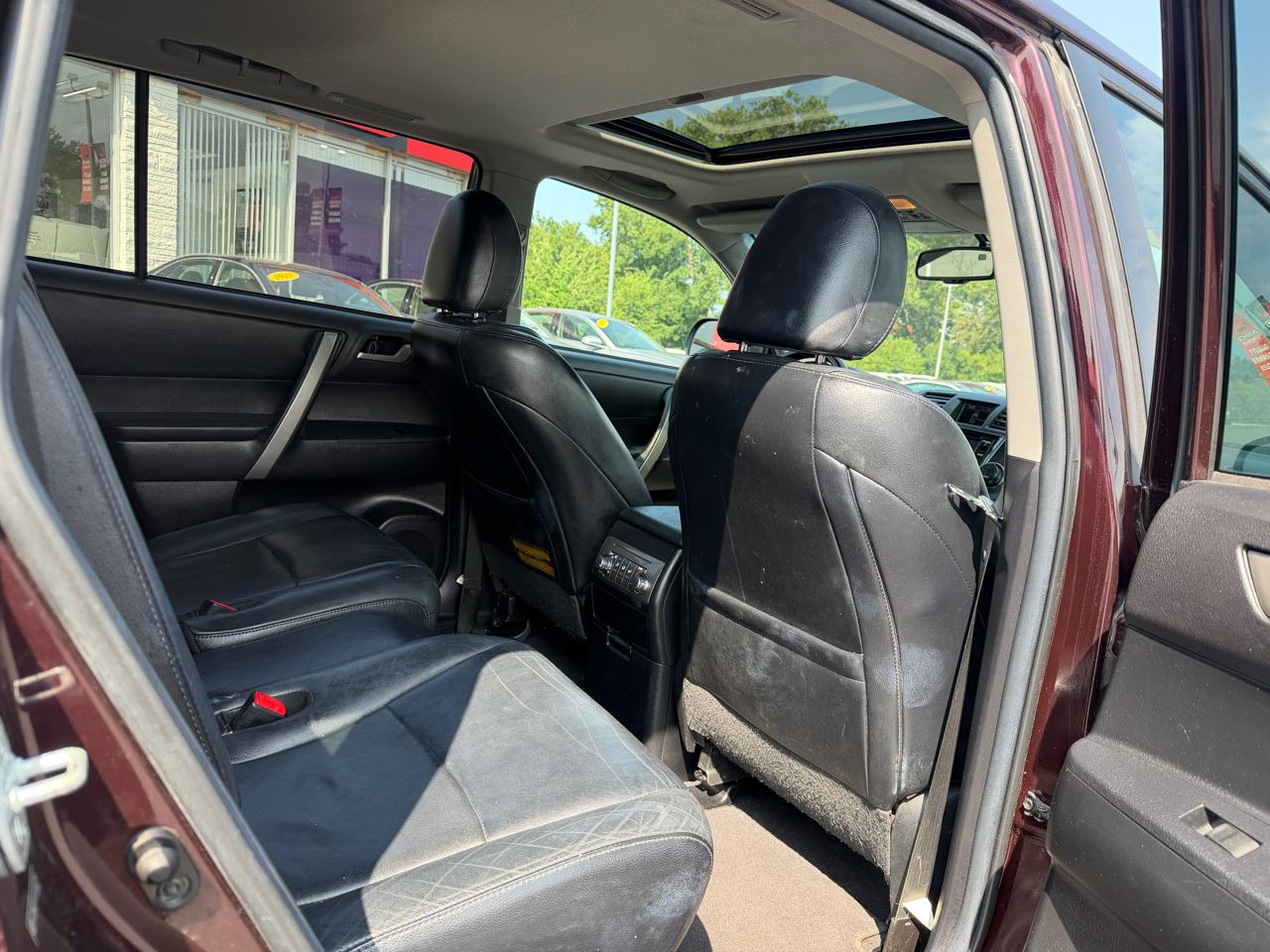 Toyota Highlander Base 4WD 2013