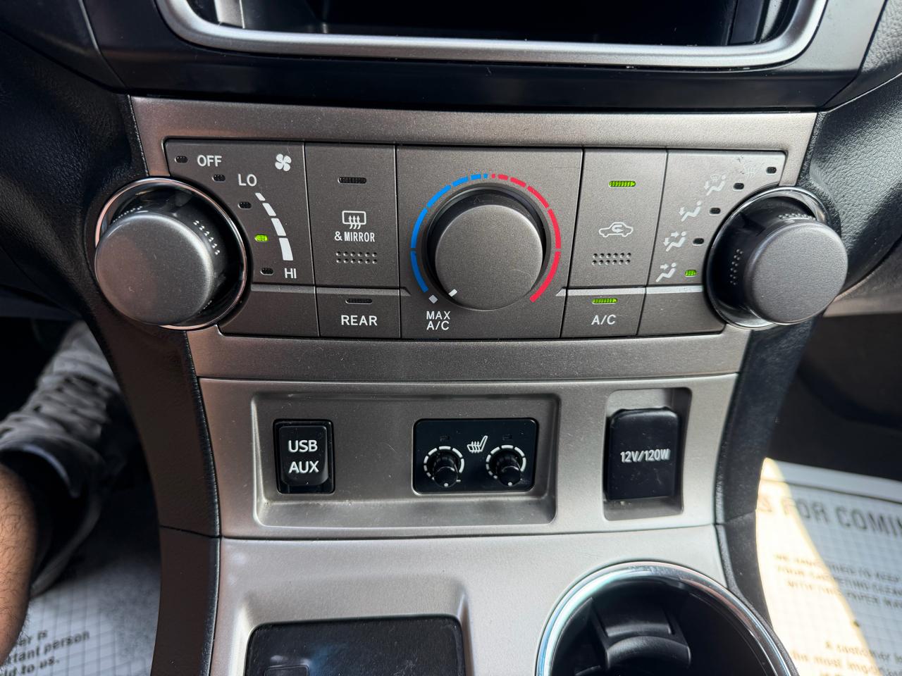 Toyota Highlander Base 4WD 2013