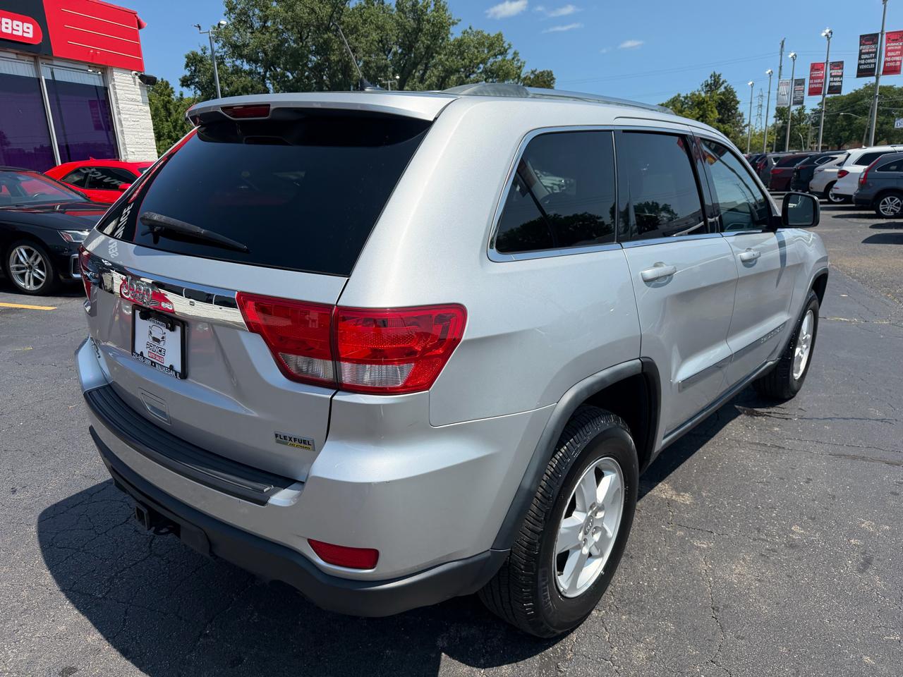 Jeep Grand Cherokee Laredo 4WD 2011