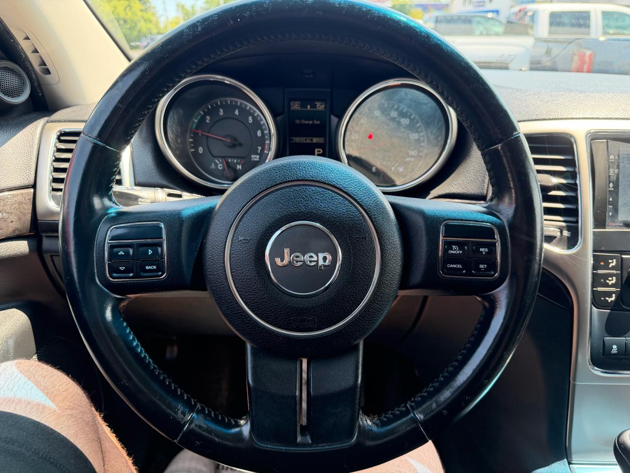 Jeep Grand Cherokee Laredo 4WD 2011