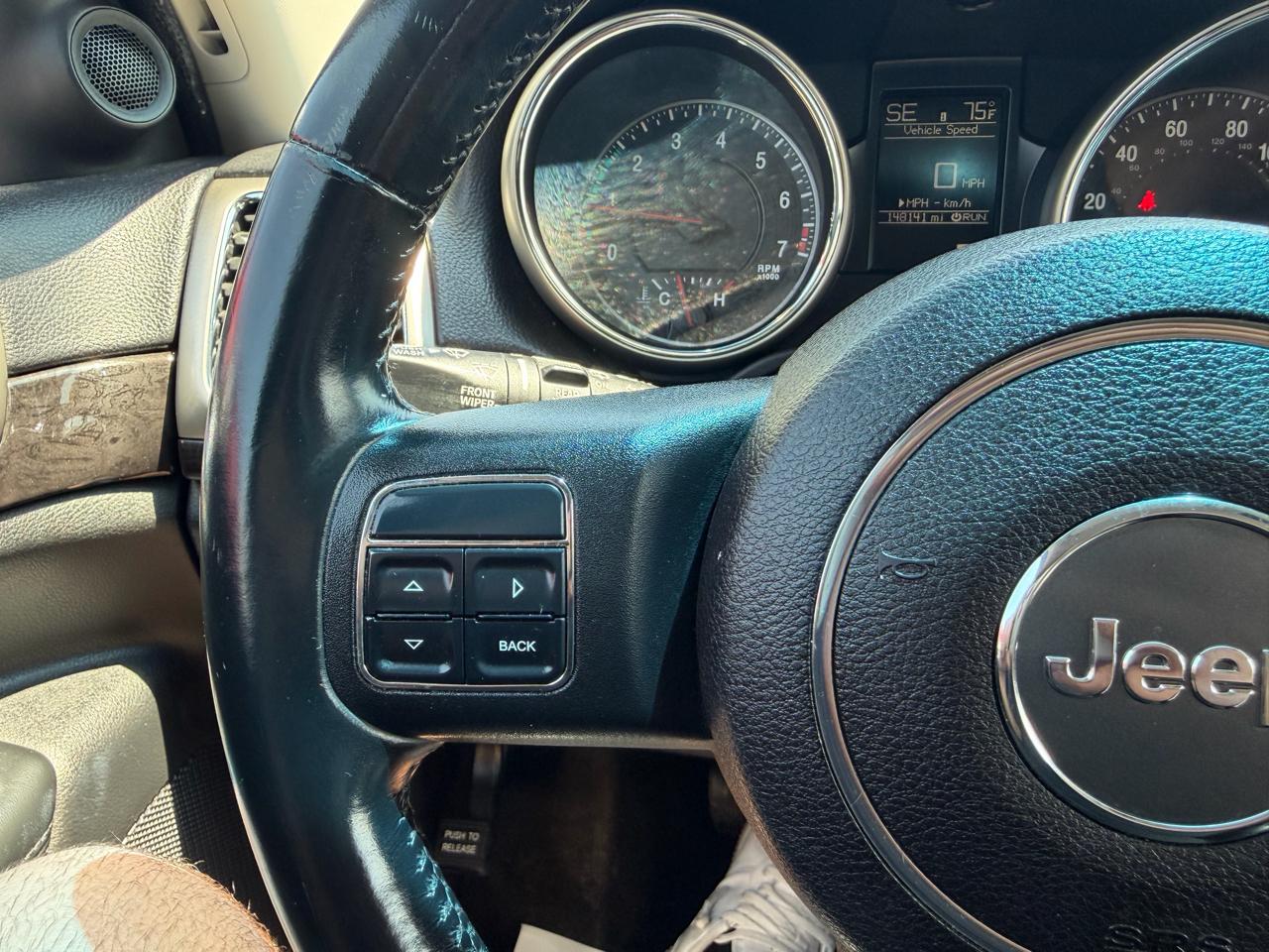Jeep Grand Cherokee Laredo 4WD 2011
