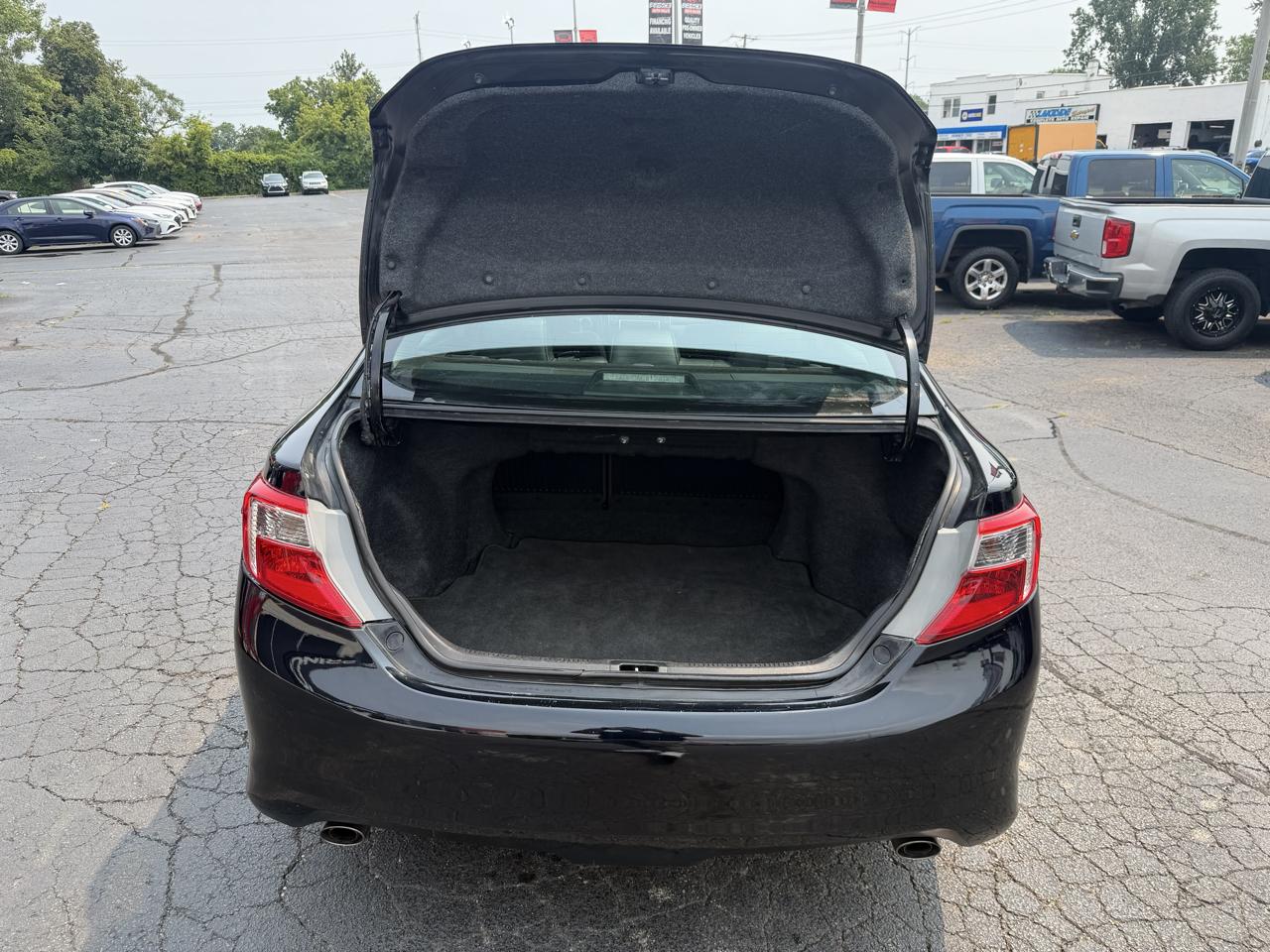 Toyota Camry XLE V6 2013