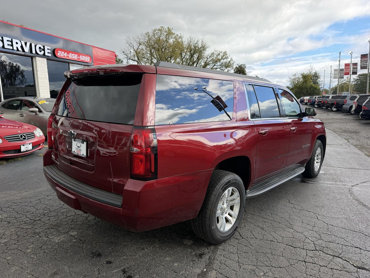 Chevrolet Suburban LT 4WD 2016