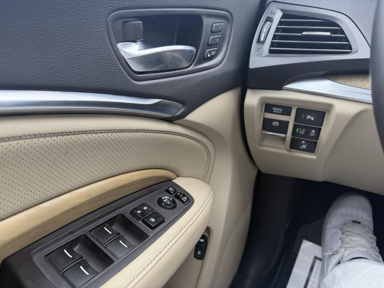 Acura MDX SH-AWD 9-Spd AT w/Tech and Entertainment Package 2020