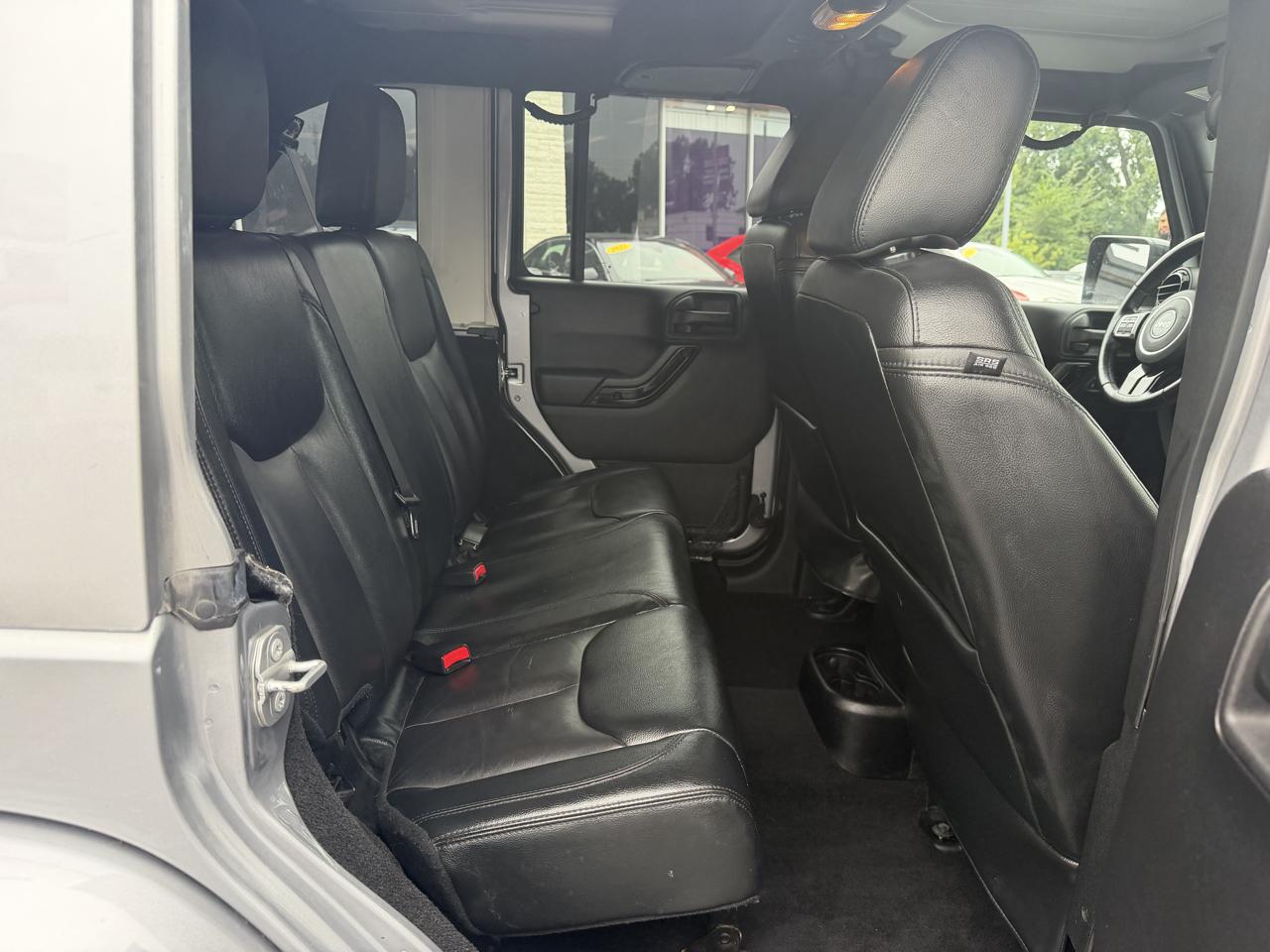 Jeep Wrangler Unlimited Sahara 4WD 2015